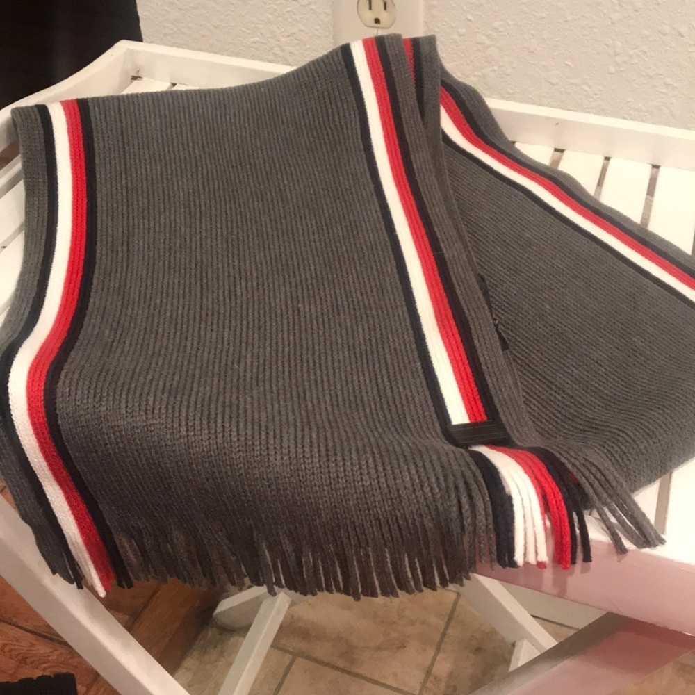 Tommy Hilfiger Brand Scarf Nwt